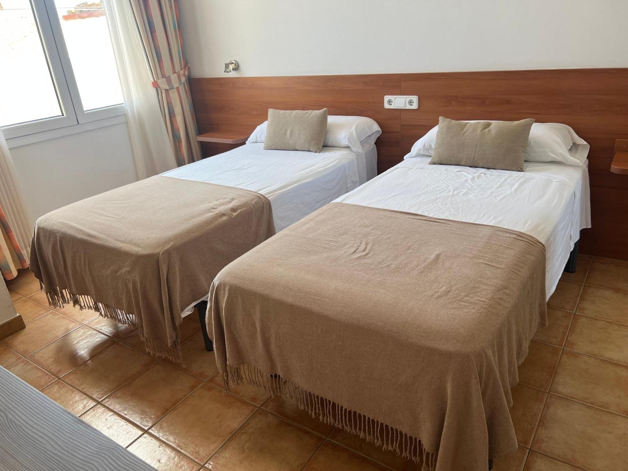 Vehi Hotel Cadaques Luaran gambar
