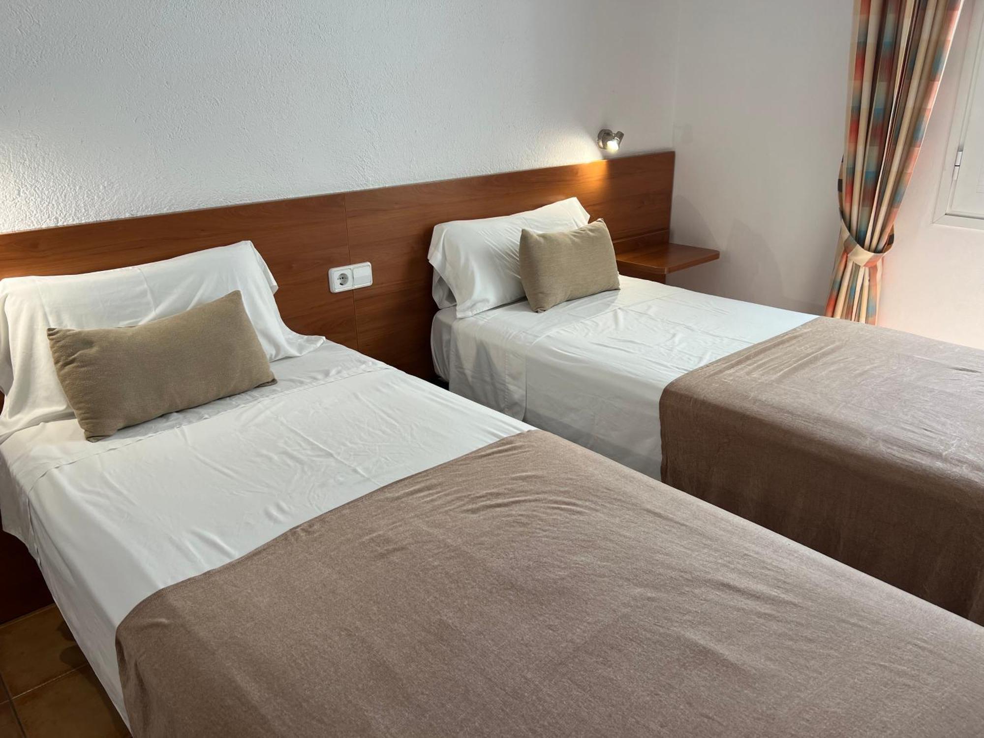 Vehi Hotel Cadaques Luaran gambar
